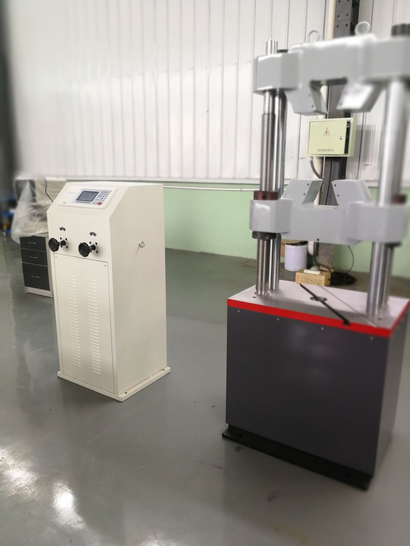 液壓拉力材料試驗機測控系統研究